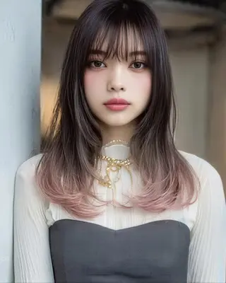 セミロング 韓国×艶ハイトーンが ✨絶対可愛い✨リオ✨のヘアスタイル