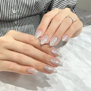 ネイル リスブラン HINARIのネイルデザイン