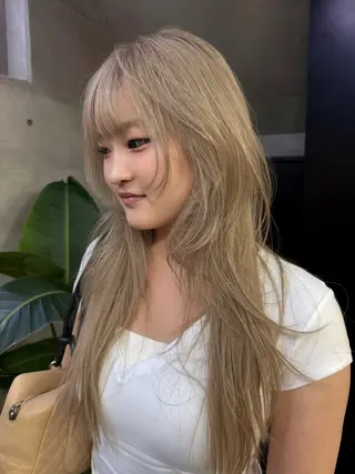 ロング レイヤーカット\ウル フ　chinatsuのヘアスタイル
