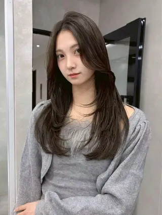カラー ♻️ブリーチなし カラー♻️のヘアスタイル