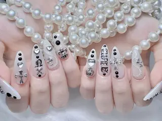 ネイル Hanya 🌈のネイルデザイン
