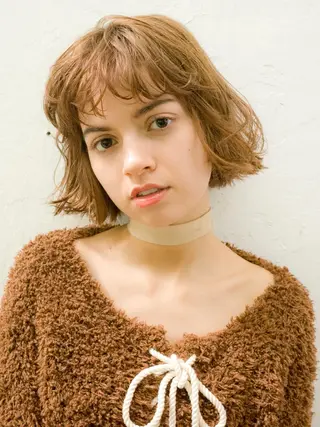 カラー 💓パーマ，💗 レイヤーカットのヘアスタイル