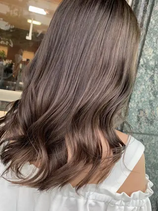 セミロング レイヤー/艶髪カラー 森本くるみのヘアスタイル