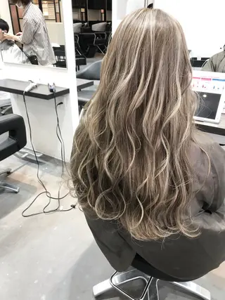 ロング LOOP hairのヘアスタイル