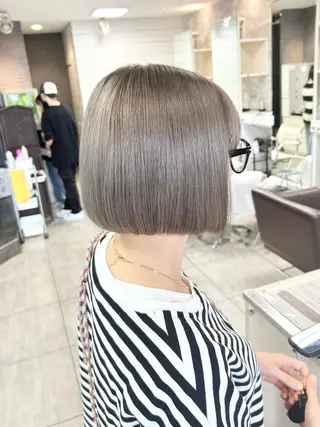 ショート レイヤー/艶髪カラー 森本くるみのヘアスタイル