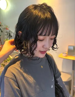 ミディアム パーマ 関 柚花子のヘアスタイル