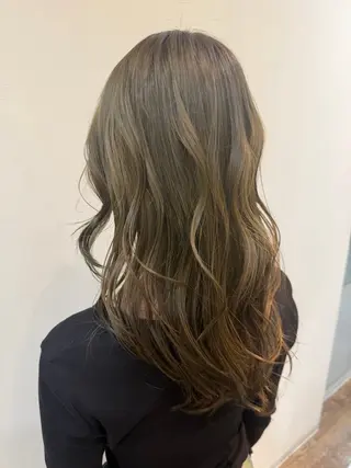 ロング カラー 村岡 希蘭のヘアスタイル