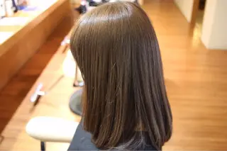 ミディアム カラー 坪内 麻里子のヘアスタイル
