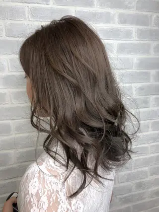 セミロング カラー 【透明感、艶髪】西村 有司のヘアスタイル