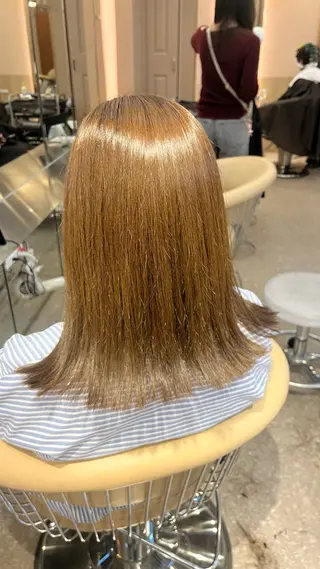 セミロング カラー 💚 AKI 💚のヘアスタイル