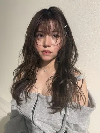 ロング アヴァンスクロス あべのルシアス店のヘアスタイル