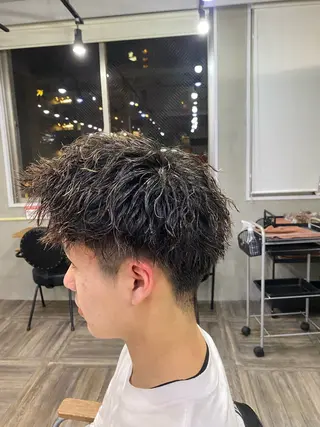 パーマ メンズ 的場 渉のヘアスタイル