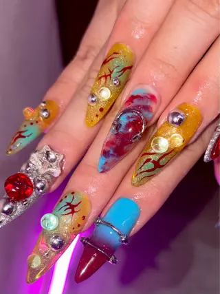 ネイル PINS16✴︎ 原宿ネイリストumiのネイルデザイン