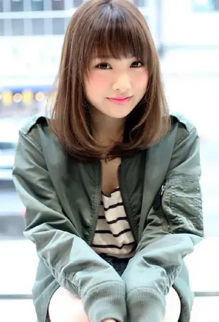 セミロング 🇰🇷韓国風艶髪✨ 髪質改善 倉岡しおんのヘアスタイル
