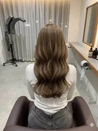 ロング 海田 瑛麻のヘアスタイル