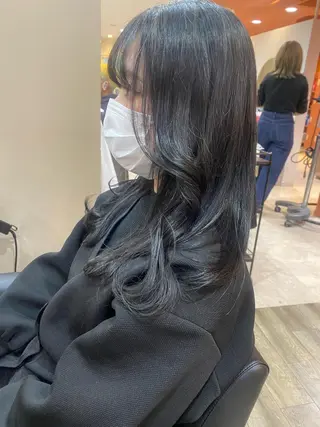 セミロング 艶カラー　宮﨑 蒼のヘアスタイル