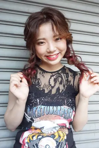 ロング カラー パーマ ヘアアレンジ 【サンバイエム】 公式のエステ・リラクイメージ