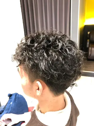 パーマ メンズ 飯塚 竜之介のヘアスタイル