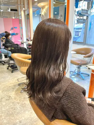 セミロング カラー うしだ かおるのヘアスタイル