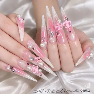 ネイル AUREA Nail 心斎橋店のネイルデザイン