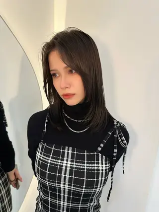 セミロング カラー ヘアアレンジ 透明感カラー🩵 レイヤーカットYUIのヘアスタイル
