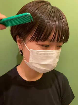 ショート 白髪ぼかしハイライト 脱白髪染めのヘアスタイル
