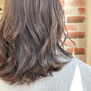 セミロング カラー NATSUMI AR.MARAのヘアスタイル