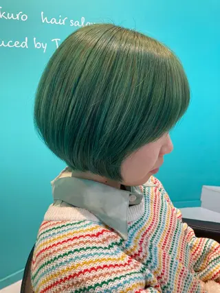 ショート カラー 🫧透明感✨ブリーチ 💫ダメージレス🫧のヘアスタイル