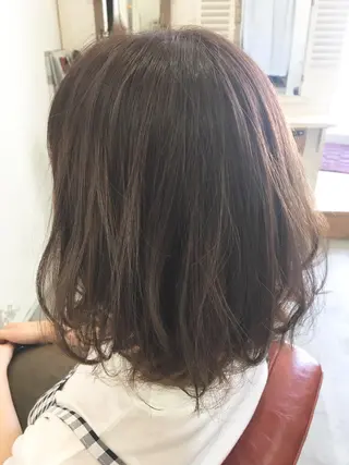 ミディアム カラー fio マナミのヘアスタイル