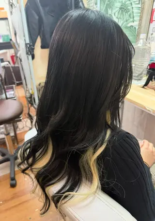 ロング 川本 葵のヘアスタイル