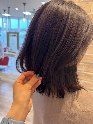 ミディアム 小倉 沙織のヘアスタイル