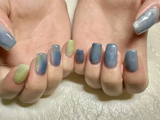 ミディアム yuka ⭐︎のネイルデザイン