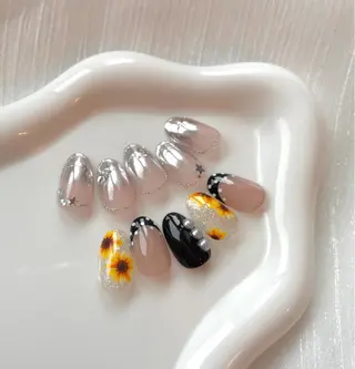 ネイル 伊藤 菜緒のネイルデザイン