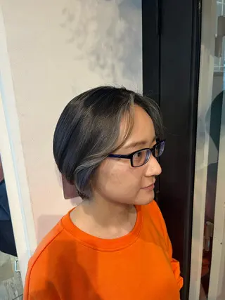 ショート カラー Airi 韓国y2k ハイレイヤーのヘアスタイル