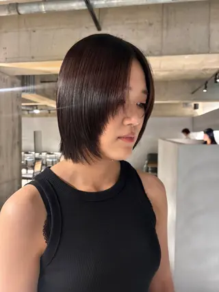 ショート yu 🍓/レイヤー ／透明感カラーのヘアスタイル