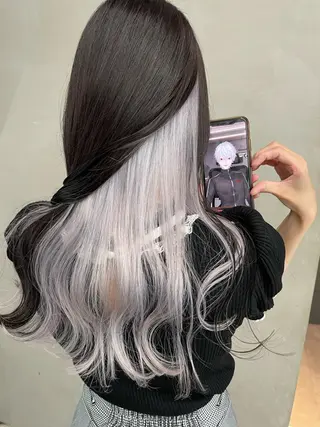 ロング カラー インナーカラー 推し ブリーチ  髪質改善のヘアスタイル