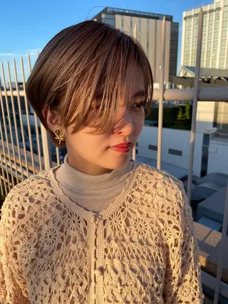 ショート カラー Basis 田口豪司のヘアスタイル