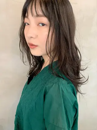 ロング カラー 榑松 恵里のヘアスタイル