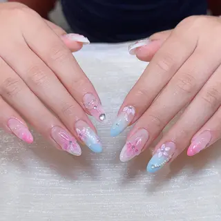 ネイル LUMINA NAYAのネイルデザイン