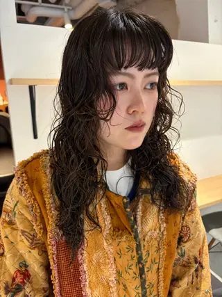 ミディアム カラー パーマ レイヤーカット× パーマ|hinakoのヘアスタイル