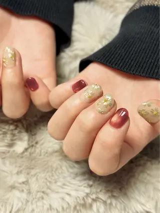 ネイル Tiny Glowのネイルデザイン