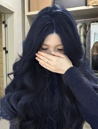 ロング カラー ラベンダー💜 グレージュ🩶のヘアスタイル