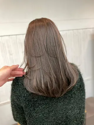 ロング カラー newibelsia 名駅のヘアスタイル