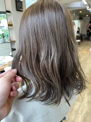 ミディアム 四ッ井 翔のヘアスタイル