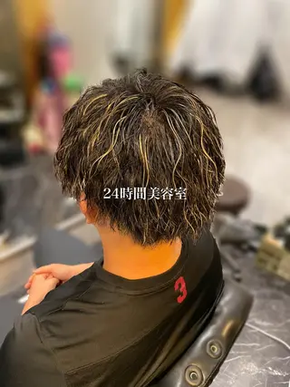 ミディアム カラー パーマ メンズ 深夜美容師 SHOEIのヘアスタイル