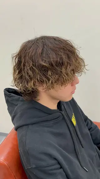 パーマ フェザーパーマメンズ ピンパーマ京都駅前のヘアスタイル