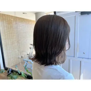 ミディアム カラー ツキダテ ユイのヘアスタイル