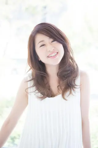 ミディアム 松田 みのりのヘアスタイル