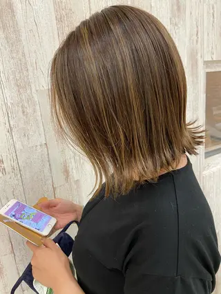 ミディアム カラー Oopsレイヤー 加藤澄都のヘアスタイル