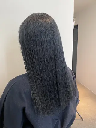 カラー 江坂 misaki のヘアスタイル